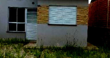 Casa 2 quartos com área construída de 42m², terreno 152m²