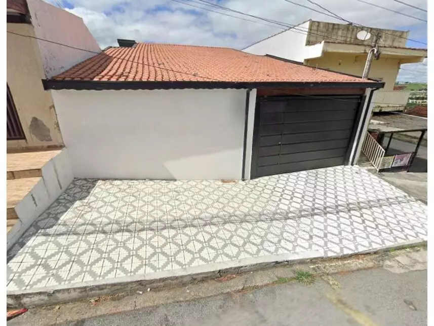 Casa em Leilão com 292m² de Terreno em Taubaté