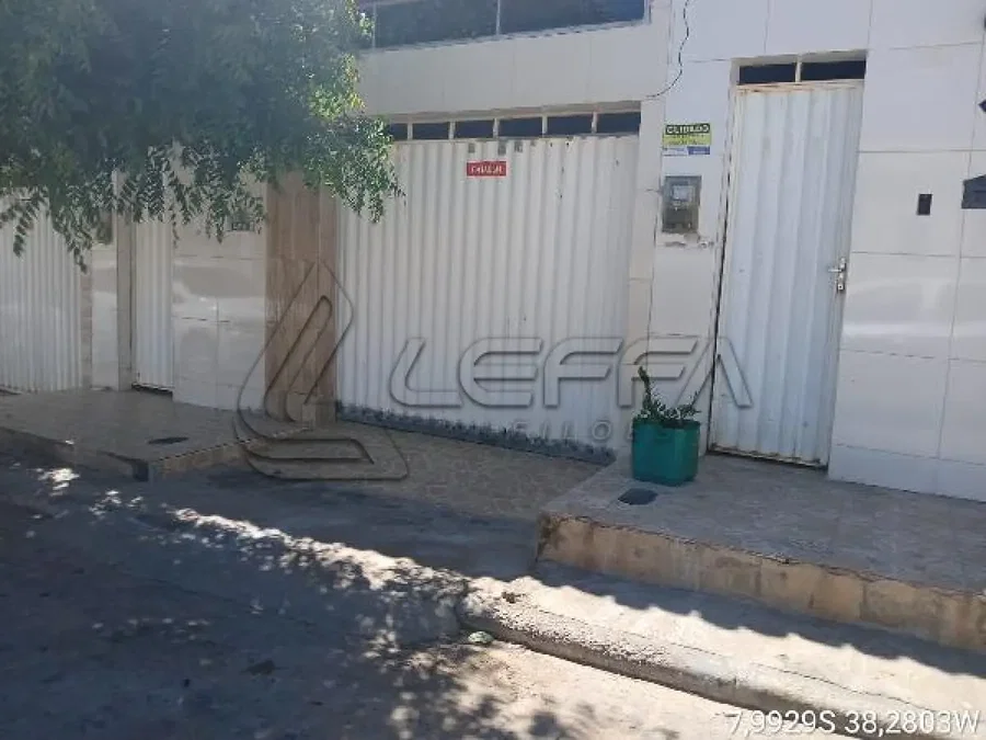 Casa com 1 quarto e varanda, área privativa de 105m²