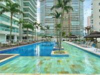 Apartamento Luxuoso com 3 Quartos e Vista Mar em Guarujá