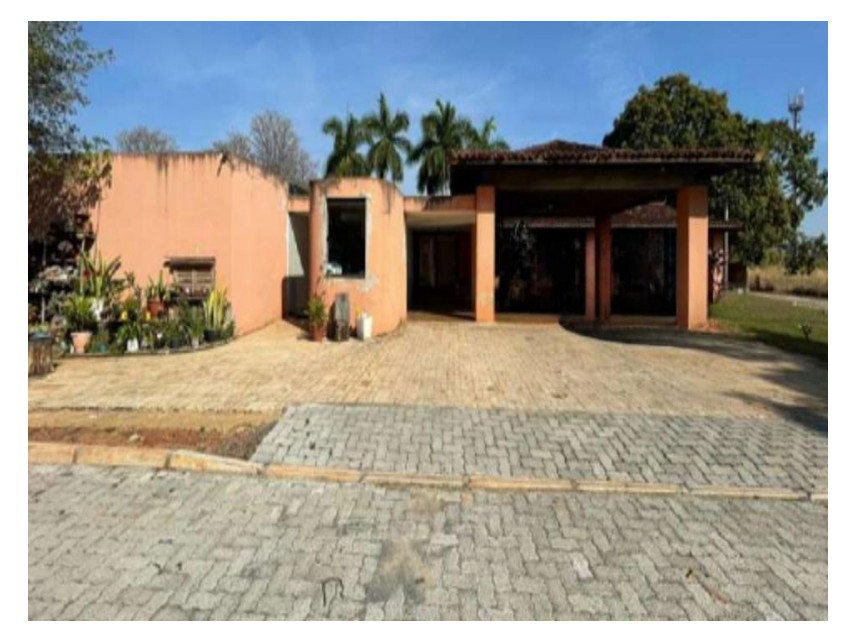 Casa Condomínio com 5 suítes e 850m² de área construída