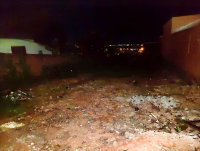 Terreno urbano com 360m², declive, muros laterais, residencial
