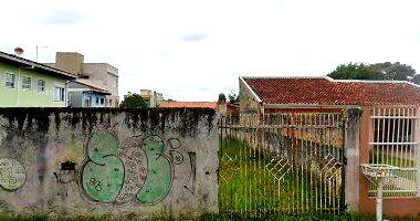 Terreno desocupado com 480m², ideal para construção