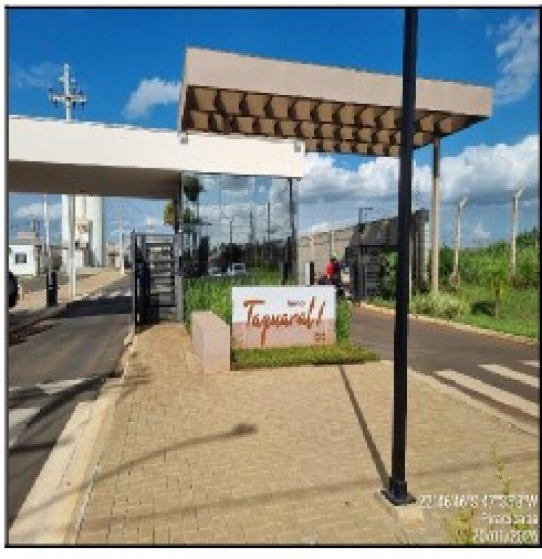Casa com 1 vaga de garagem, 72,54m², ocupada