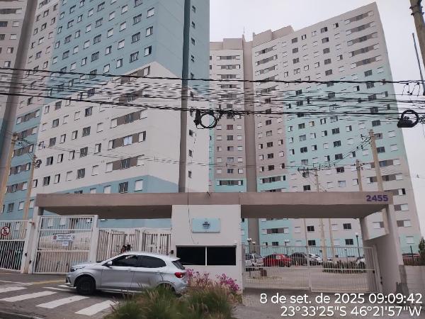 Apartamento com 2 quartos em Ferraz de Vasconcelos