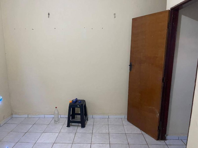 Casa com 2 quartos, 1 banheiro e 1 vaga de garagem, ocupada