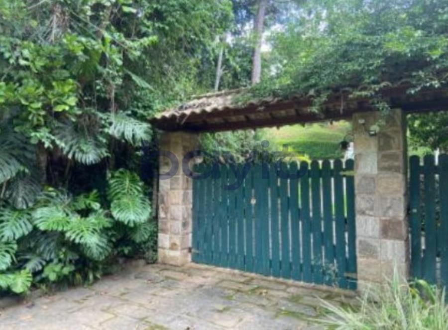 Casa com 324m² em Araras, Petrópolis/RJ
