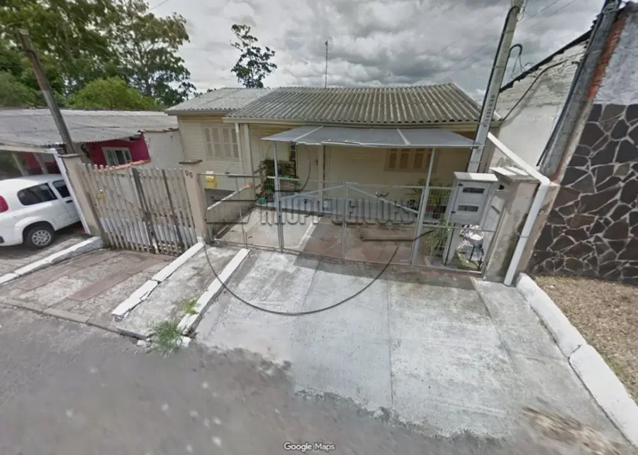 Casa de alvenaria com 363,07m², 3 quartos, 2 banheiros, ocupada