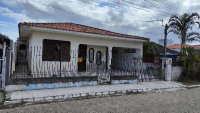 Casa com 3 Quartos e 2 Vagas em Imaruí/SC