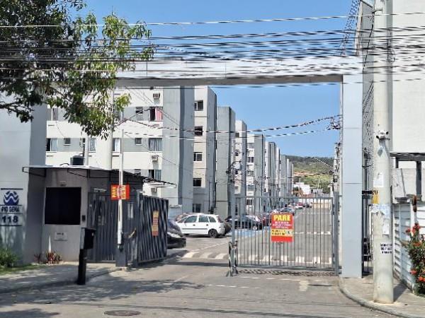 Apartamento com 2 Quartos e 1 Vaga em Santa Cruz