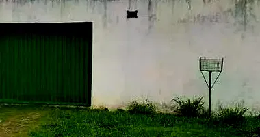 Casa aconchegante com 2 vagas de garagem, 73m² construída e ocupada