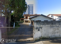 Casa com 250m² construídos em terreno de 1.987m², desocupada