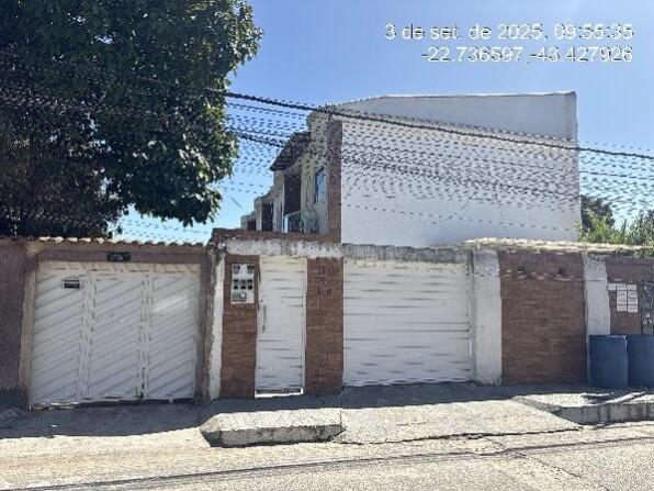 Casa com 2 quartos, 1 banheiro e 1 vaga de garagem