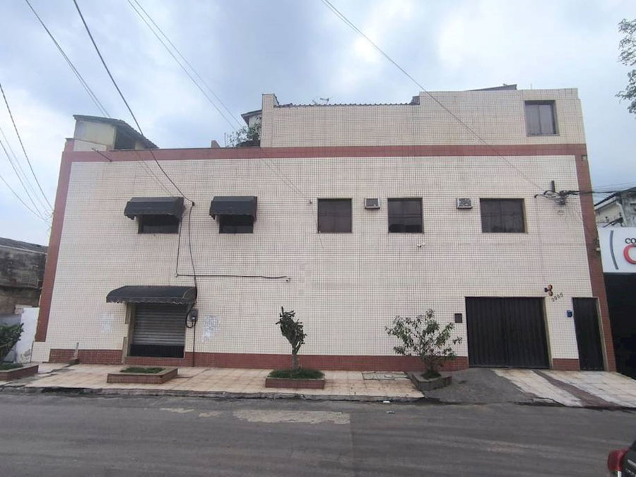 Casa de condomínio com 2 quartos e 1 banheiro, 133,21 m², ocupada