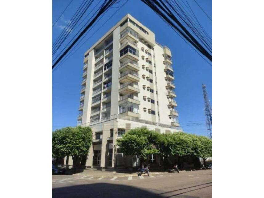 Apartamento de Luxo 401 no Edifício Pirâmide - Centro/Rondonópolis