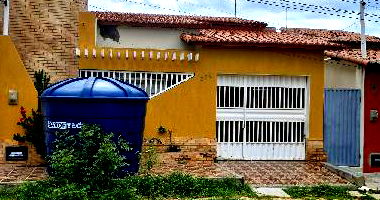 Casa com 2 quartos, 2 banheiros, 1 vaga e 103,6m² construída