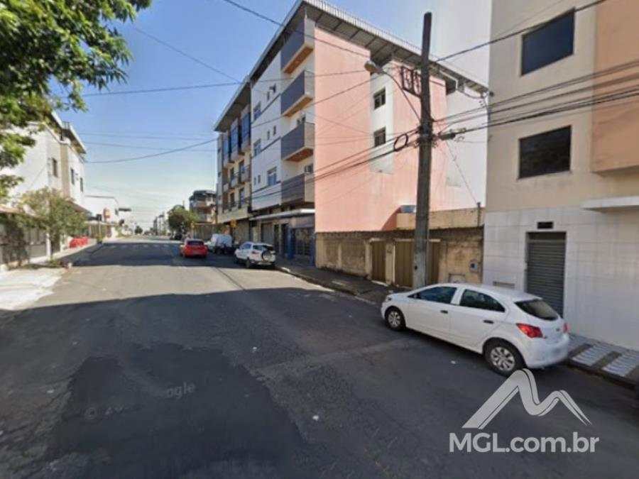 Fração ideal de 8,33% sobre casa com 3 quartos em Divinópolis