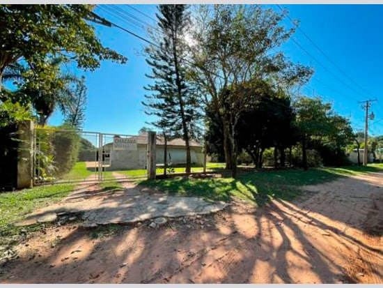 Casa com 382,50m² construídos em terreno de 5.000m², ocupada