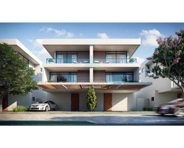 Residência em Santana de Parnaíba com 3 Vagas e Ampla Área