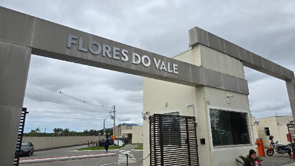 Apartamento com 3 quartos em São José SC