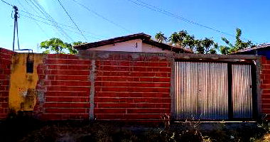Casa 2 quartos, 1 banheiro, 67.66m² construída, 1 vaga, desocupada