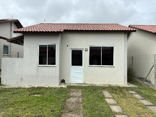 Casa em Condomínio com 2 Quartos em Itaboraí - RJ