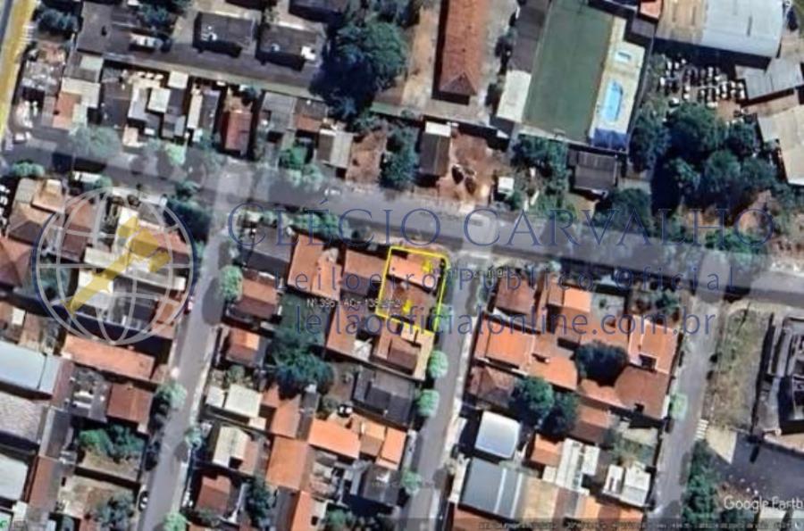 Terreno de 329 m² com potencial para construção
