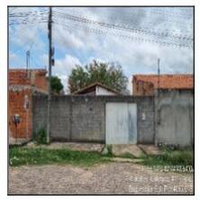 Casa com 3 quartos, 1 banheiro, varanda e 60m² privativos