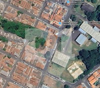Casa com 376,50 m² construídos e 3.729 m² de terreno, desocupada