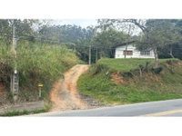 Casa em Leilão com 3 Quartos e 2 Banheiros em Blumenau