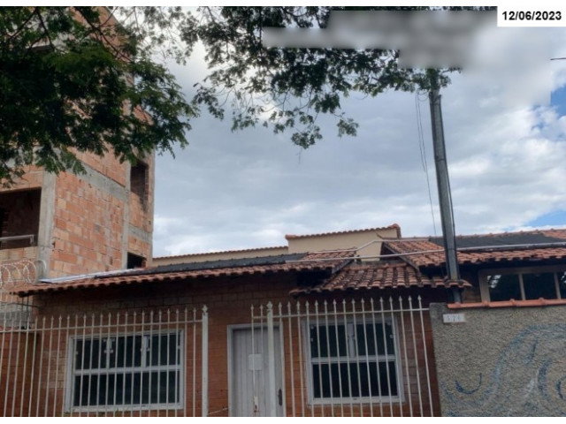 Imóvel Comercial com 330m², 2 banheiros e piscina
