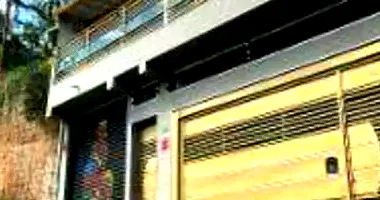 Casa em Leilão com 2 Quartos e 3 Banheiros em São Paulo