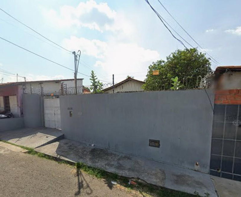 Casa com 500m² de terreno, 69m² construídos, ocupada