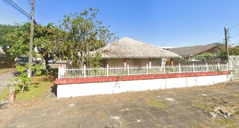 Casa 98,6m² com terreno amplo 412,5m² - Desocupada