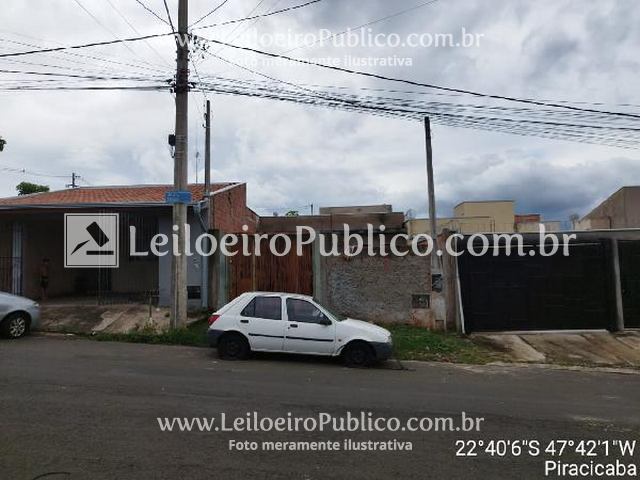 Casa aconchegante com 1 quarto, 1 banheiro, 1 vaga e 53,84m² construída