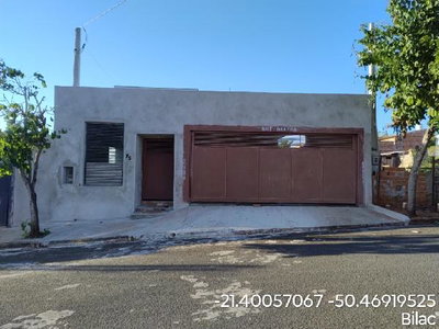 Casa com 3 quartos, 2 banheiros e 89,10 m² construída