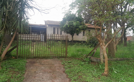 Casa com 3 quartos, 1 banheiro, 143,40m² construída, desocupada