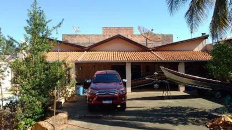 Casa 235m² com Terreno 500m² | Fronteira-MG | 2 Dormitórios