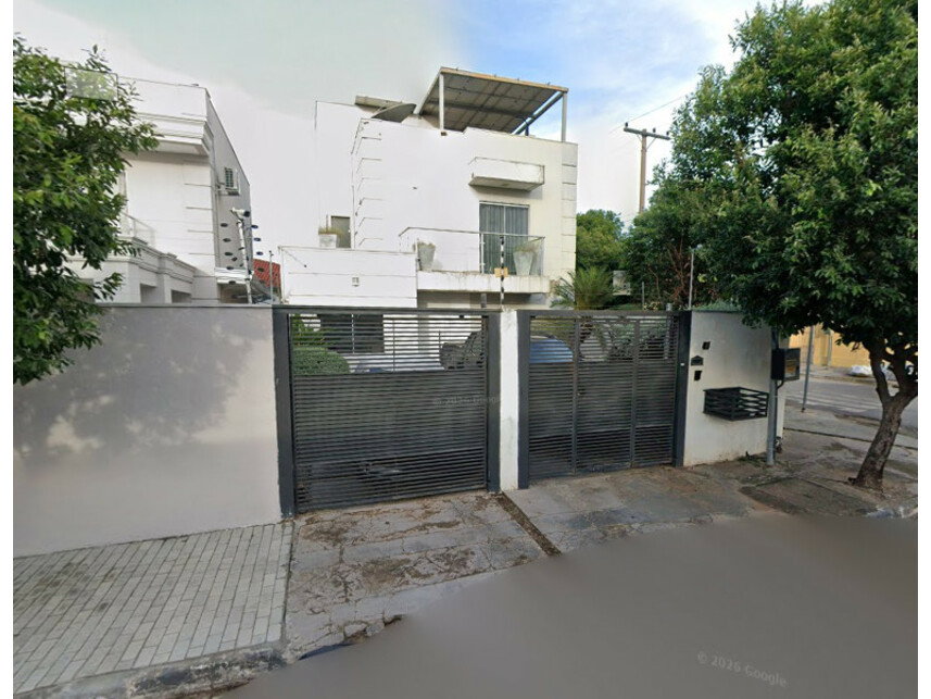 Casa em leilão com 4 quartos e 3 banheiros