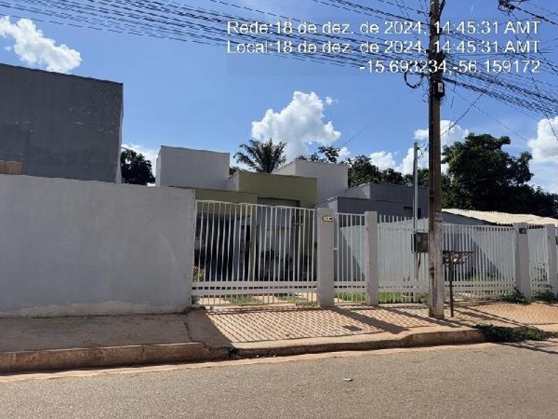 Casa aconchegante com 2 quartos, 2 banheiros e 68,95 m² construída