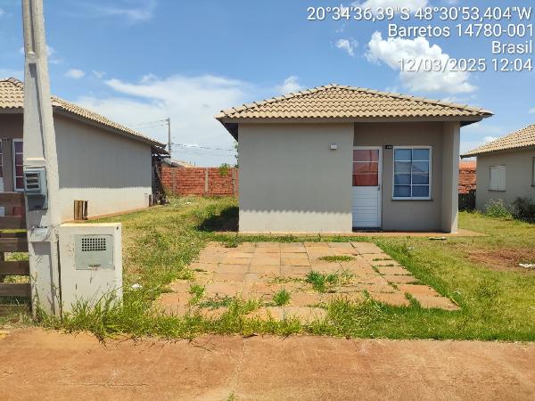 Casa 2 quartos com área construída de 43,85 m² e terreno de 200 m²