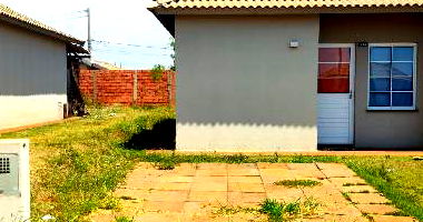 Casa 2 quartos com área construída de 43,85 m² e terreno de 200 m²