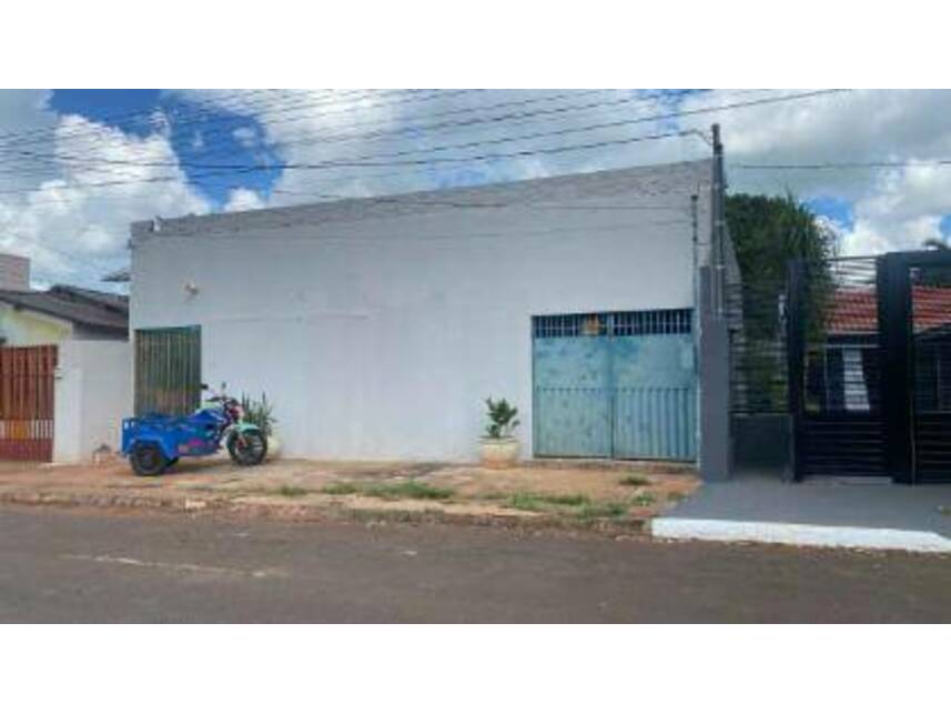 Casa em Leilão com 500m² de Terreno e 107m² Construída