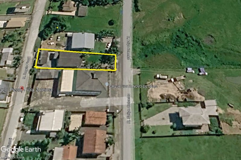 Casa com 596m² terreno e edícula em Criciúma