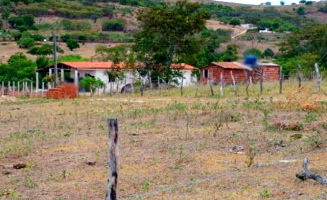 Sítio com 43,64ha, casa habitável e benfeitorias, desocupado