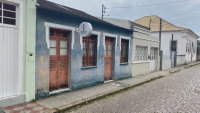 Casa em Laguna com 3 Quartos e 1 Banheiro
