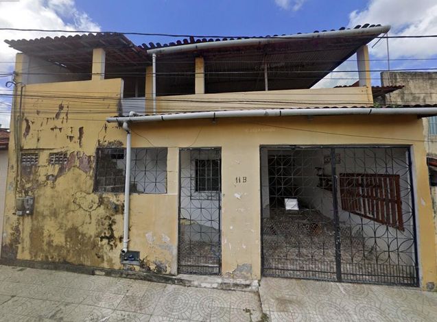 Casa 32m² com Terreno 185m²