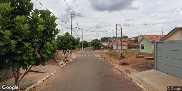 Casa com 1 quarto, banheiro, sala, cozinha e 1 vaga de garagem