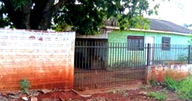 Terreno com duas casas residenciais em Maringá/PR