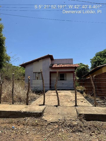 Casa com 2 quartos, 60,42m², terreno 200m², desocupada